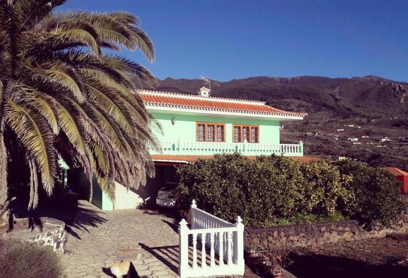 Sea And Mountain View Apartment