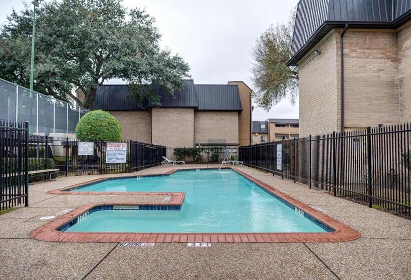 Spacious 3br, 2ba Condo Near Medcenter & Nrg
