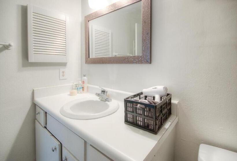 Spacious 3br, 2ba Condo Near Medcenter & Nrg