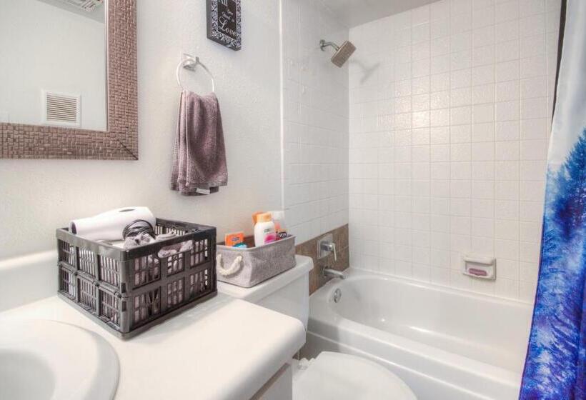 Spacious 3br, 2ba Condo Near Medcenter & Nrg