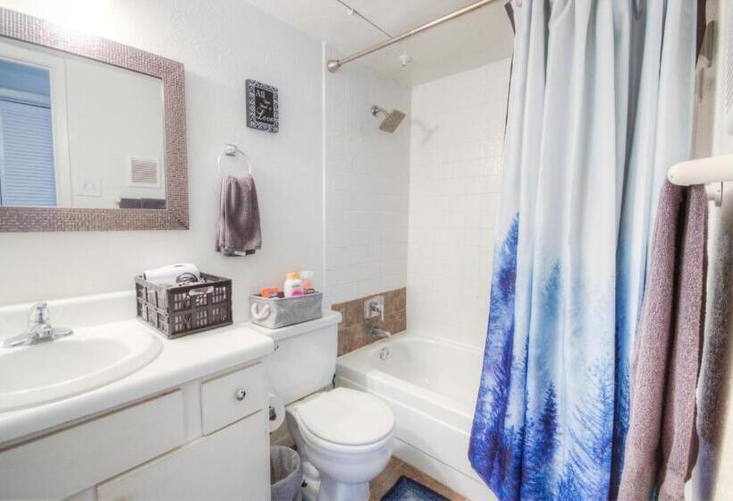 Spacious 3br, 2ba Condo Near Medcenter & Nrg