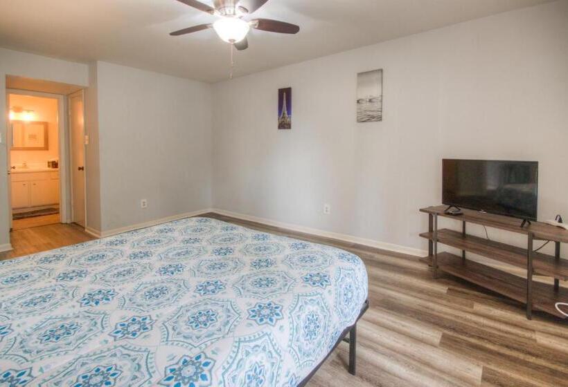 Spacious 3br, 2ba Condo Near Medcenter & Nrg