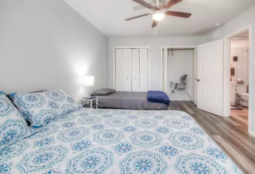 Spacious 3br, 2ba Condo Near Medcenter & Nrg