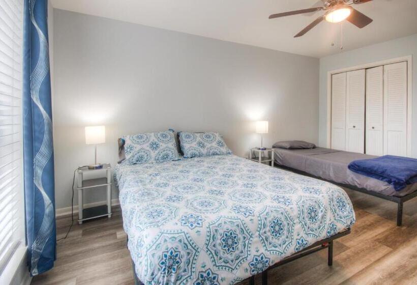 Spacious 3br, 2ba Condo Near Medcenter & Nrg