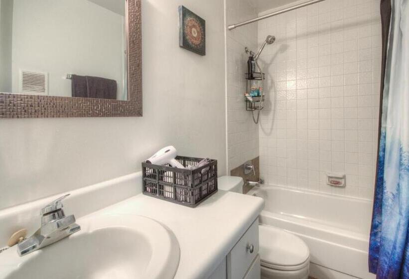 Spacious 3br, 2ba Condo Near Medcenter & Nrg