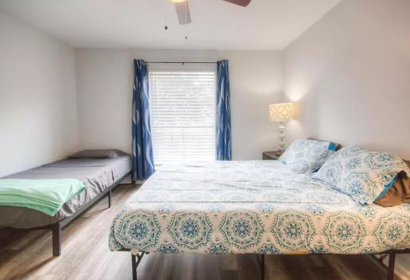 Spacious 3br, 2ba Condo Near Medcenter & Nrg