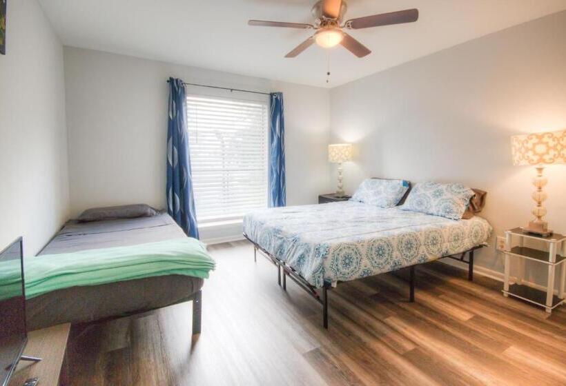 Spacious 3br, 2ba Condo Near Medcenter & Nrg