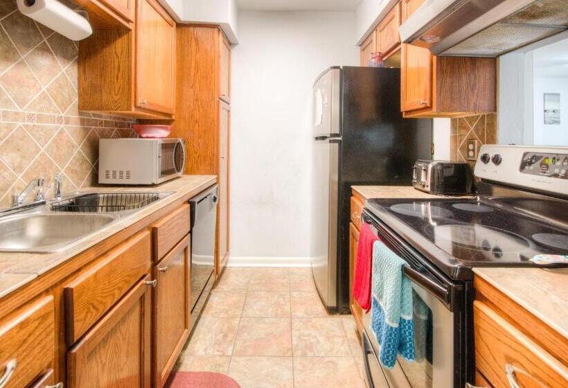 Spacious 3br, 2ba Condo Near Medcenter & Nrg