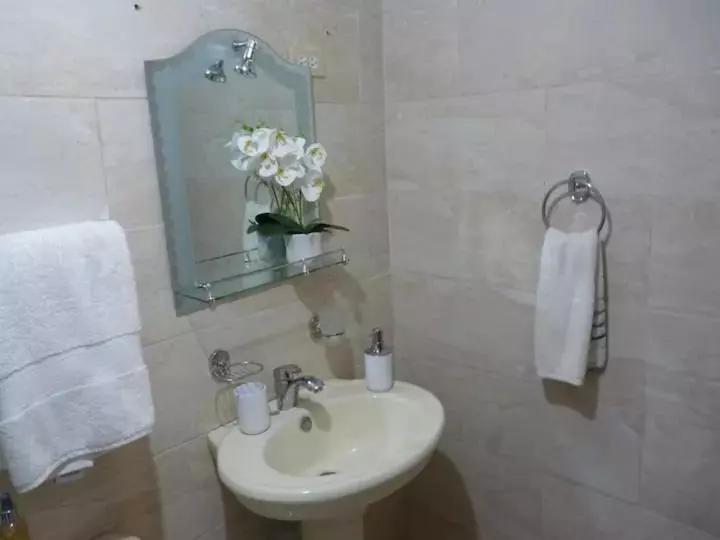Apartamento Luminoso, Espacioso Y Funcional, Como En Casa