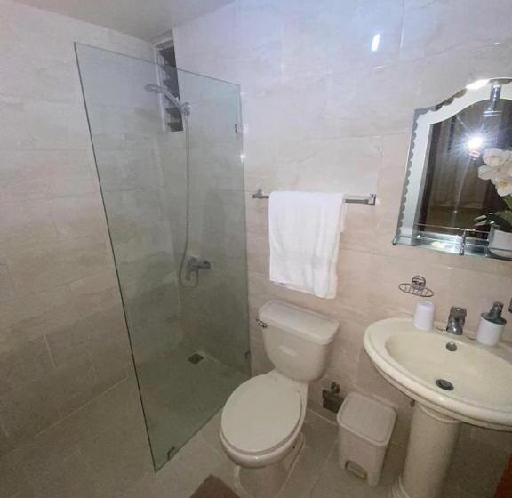 Apartamento Luminoso, Espacioso Y Funcional, Como En Casa