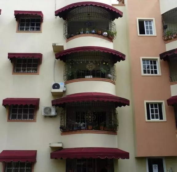 Apartamento Luminoso, Espacioso Y Funcional, Como En Casa