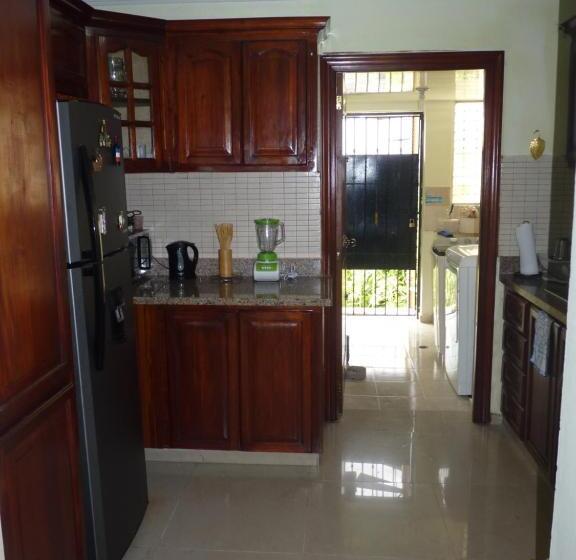 Apartamento Luminoso, Espacioso Y Funcional, Como En Casa