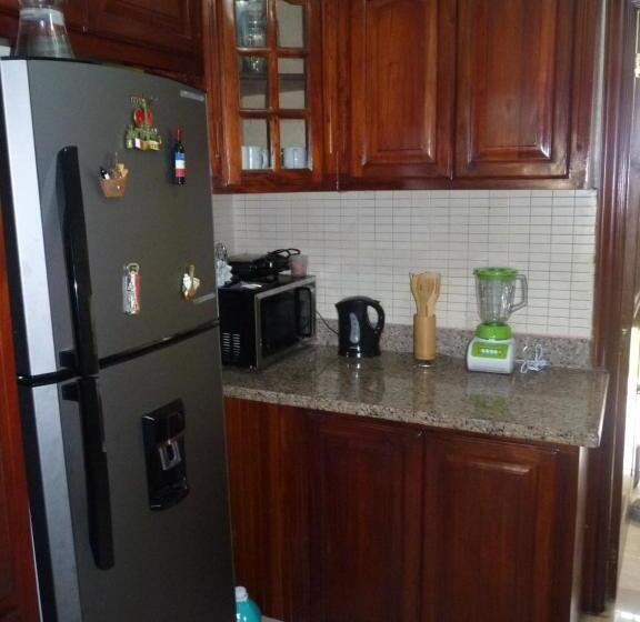 Apartamento Luminoso, Espacioso Y Funcional, Como En Casa