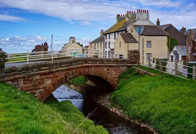 Beautiful Beach Front Cottage