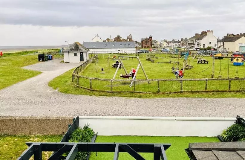 Beautiful Beach Front Cottage