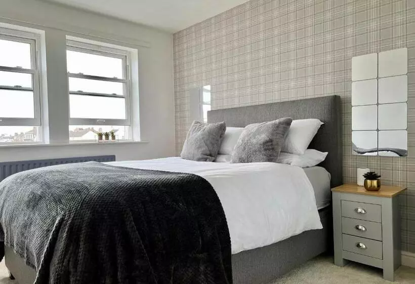 Beautiful Beach Front Cottage