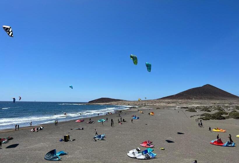 Beautiful Renovated Beach House With Panoramic Seaviews