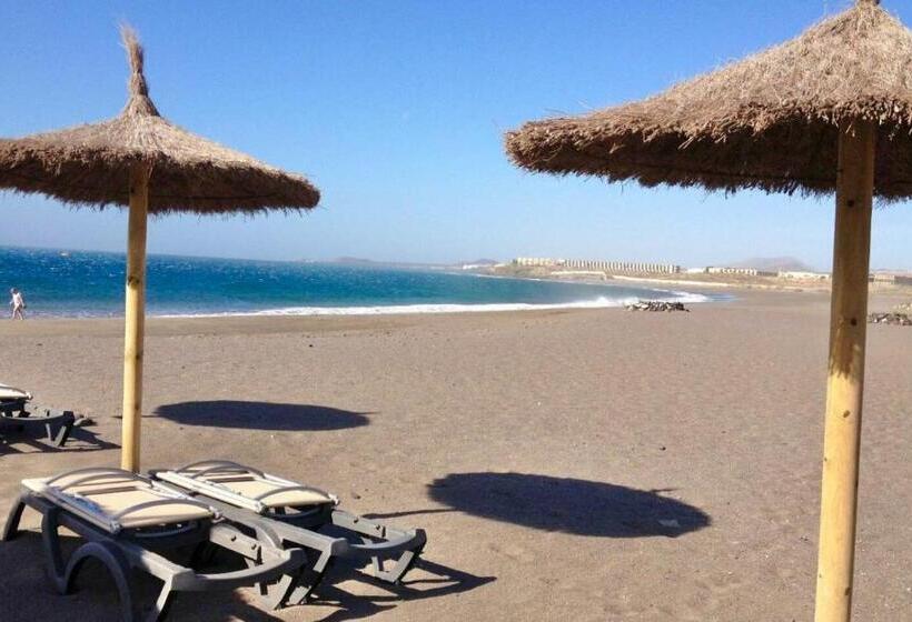 Beautiful Renovated Beach House With Panoramic Seaviews