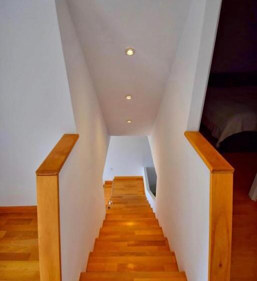 Beautiful Renovated Beach House With Panoramic Seaviews