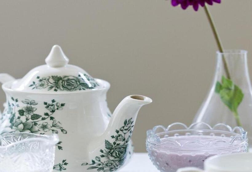 تختخواب و صبحانه Navonamyhome