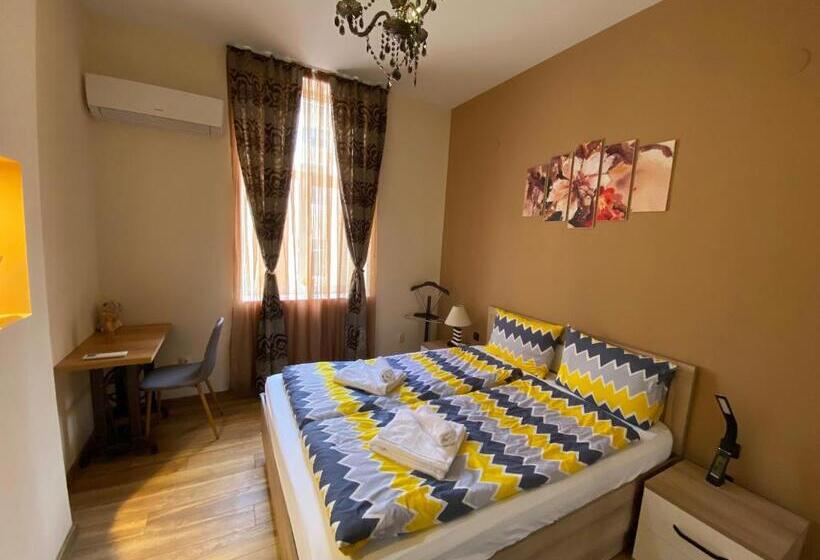 Cozy Apartment In Downtown Sofia   Tsar Samuil Street