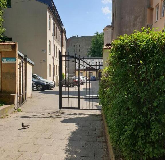 Cozy Suite With Inner Yard