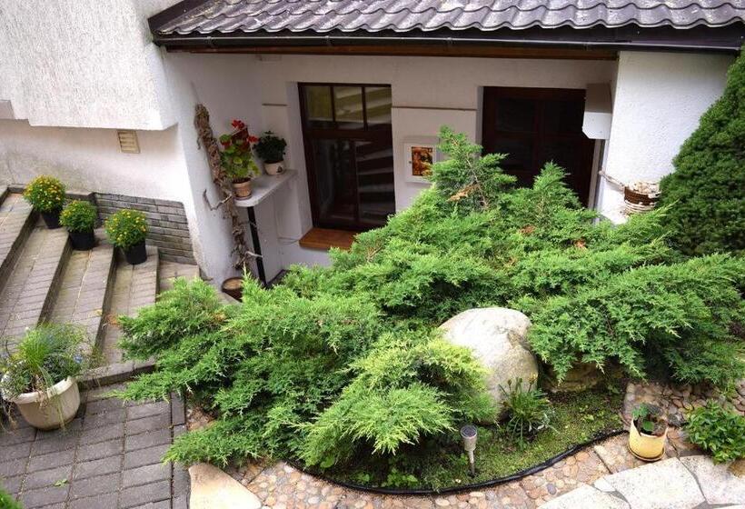 Cozy Suite With Inner Yard