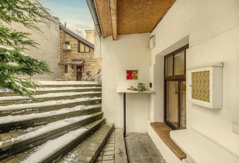 Cozy Suite With Inner Yard