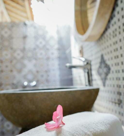 בית מלון כפרי Java Wood