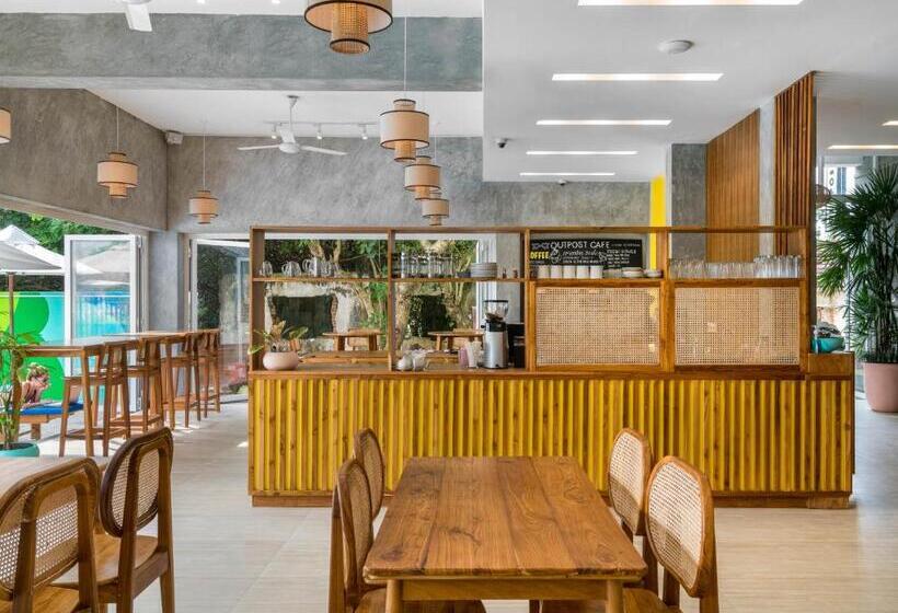 Отель Outpost Weligama Beachfront