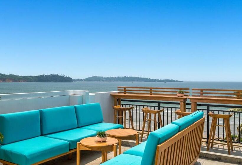 Отель Outpost Weligama Beachfront