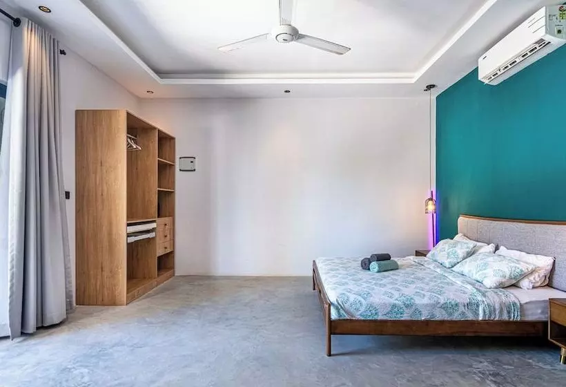 V Hotel In Paje