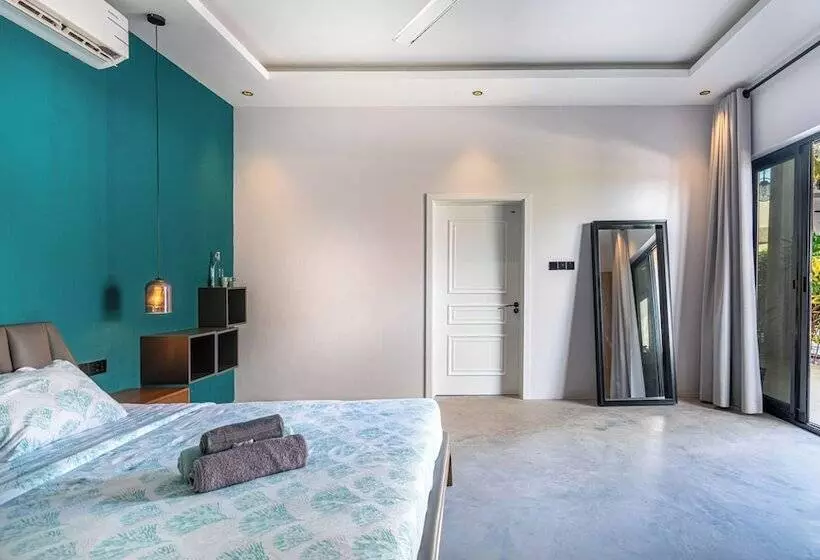 V Hotel In Paje