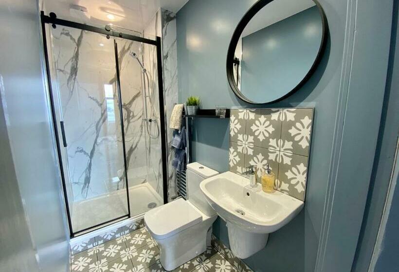 Westbay Seafront Apartment