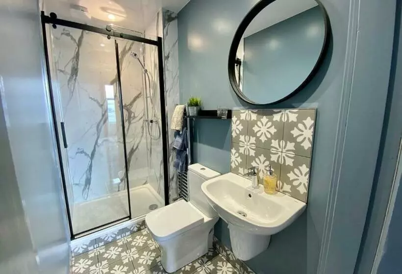 Westbay Seafront Apartment