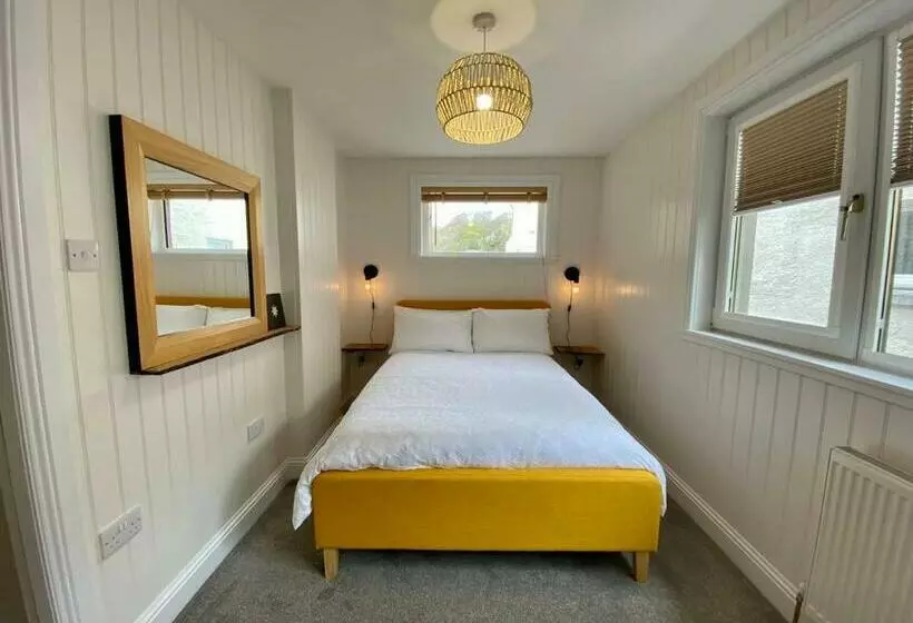 Westbay Seafront Apartment