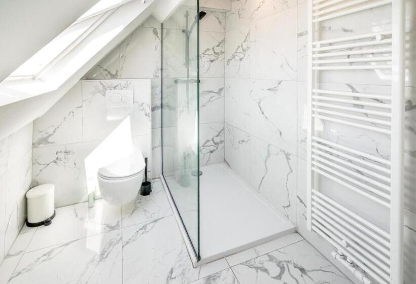 Beautiful Central Cityflats