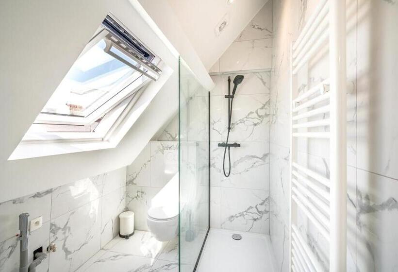 Beautiful Central Cityflats