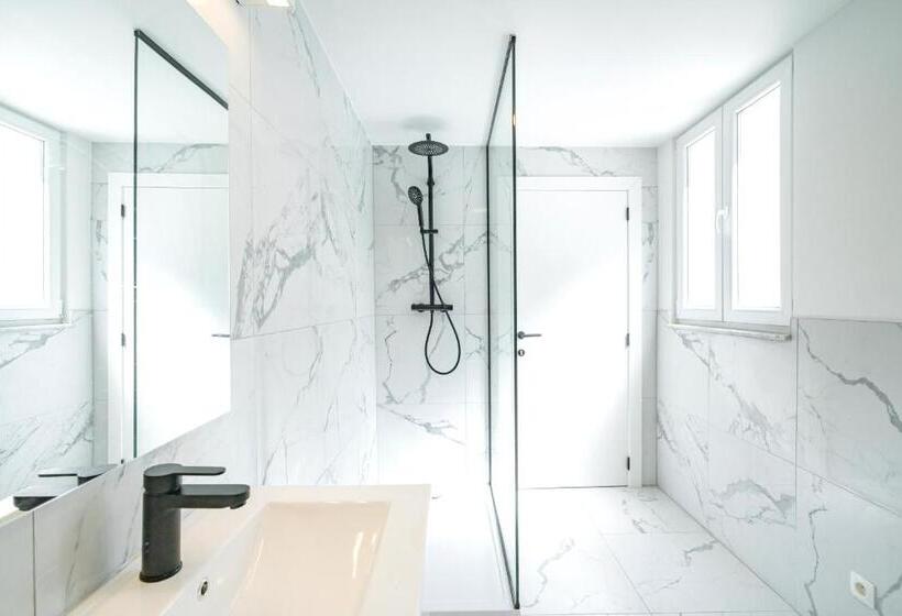 Beautiful Central Cityflats