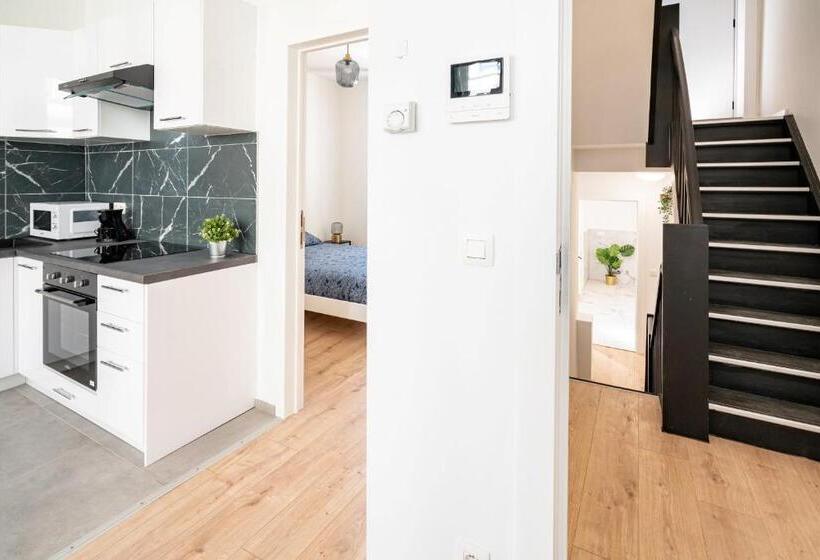 Beautiful Central Cityflats