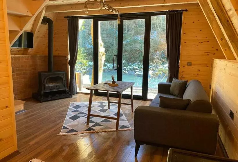 Aamiaismajoitus (B&B) Misa Suit Bungalov