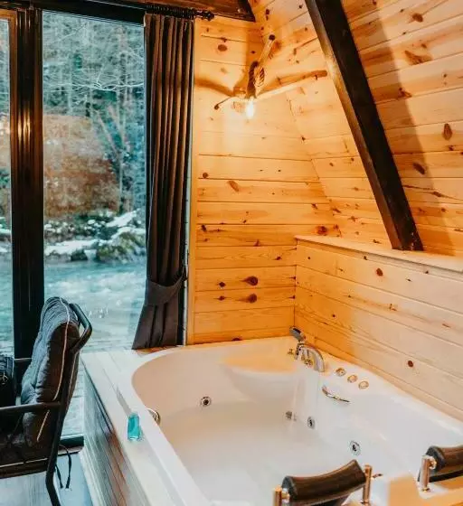 Aamiaismajoitus (B&B) Misa Suit Bungalov