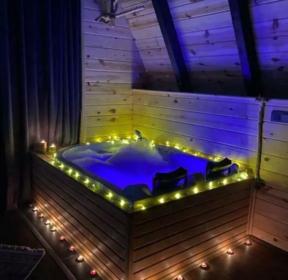 Aamiaismajoitus (B&B) Misa Suit Bungalov