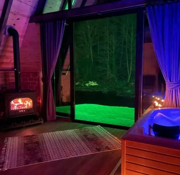 Aamiaismajoitus (B&B) Misa Suit Bungalov