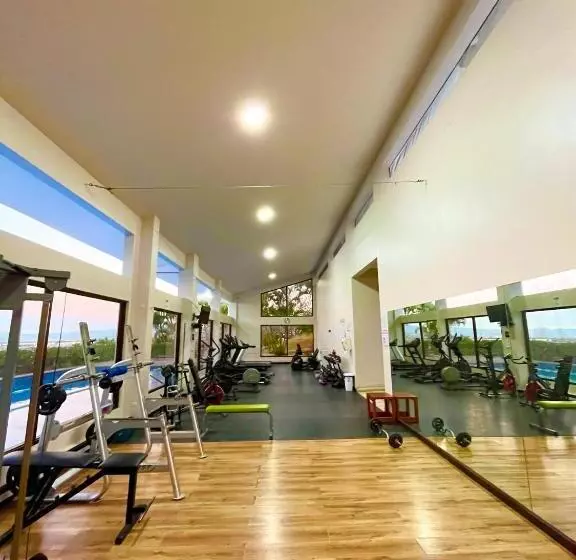 Cr Mariposa Rentals Cozy Retreat With Pool,tennis,gym,free Wifi