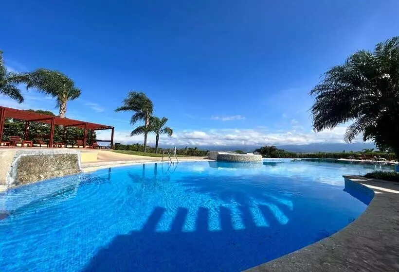 Cr Mariposa Rentals Cozy Retreat With Pool,tennis,gym,free Wifi