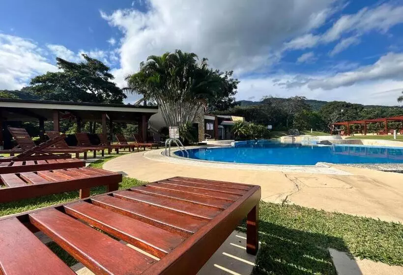 Cr Mariposa Rentals Cozy Retreat With Pool,tennis,gym,free Wifi