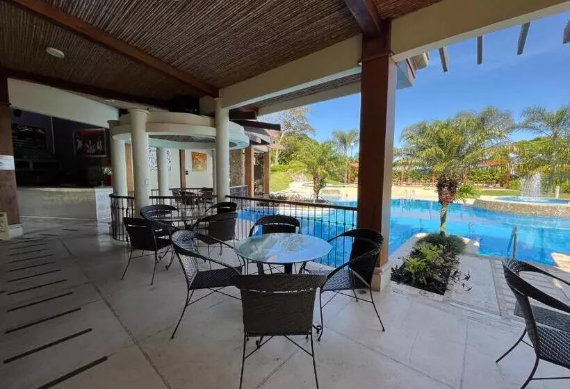 Cr Mariposa Rentals Cozy Retreat With Pool,tennis,gym,free Wifi
