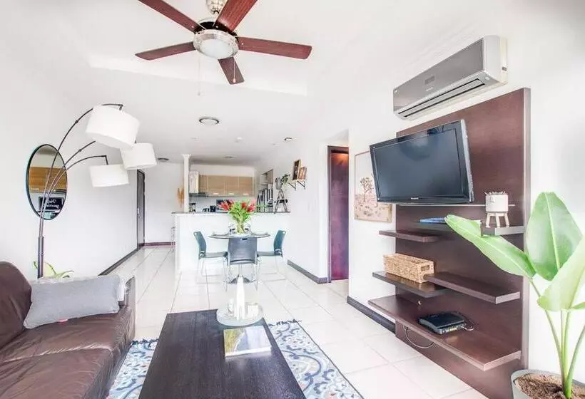 Cr Mariposa Rentals Cozy Retreat With Pool,tennis,gym,free Wifi