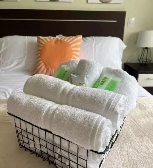 Cr Mariposa Rentals Cozy Retreat With Pool,tennis,gym,free Wifi